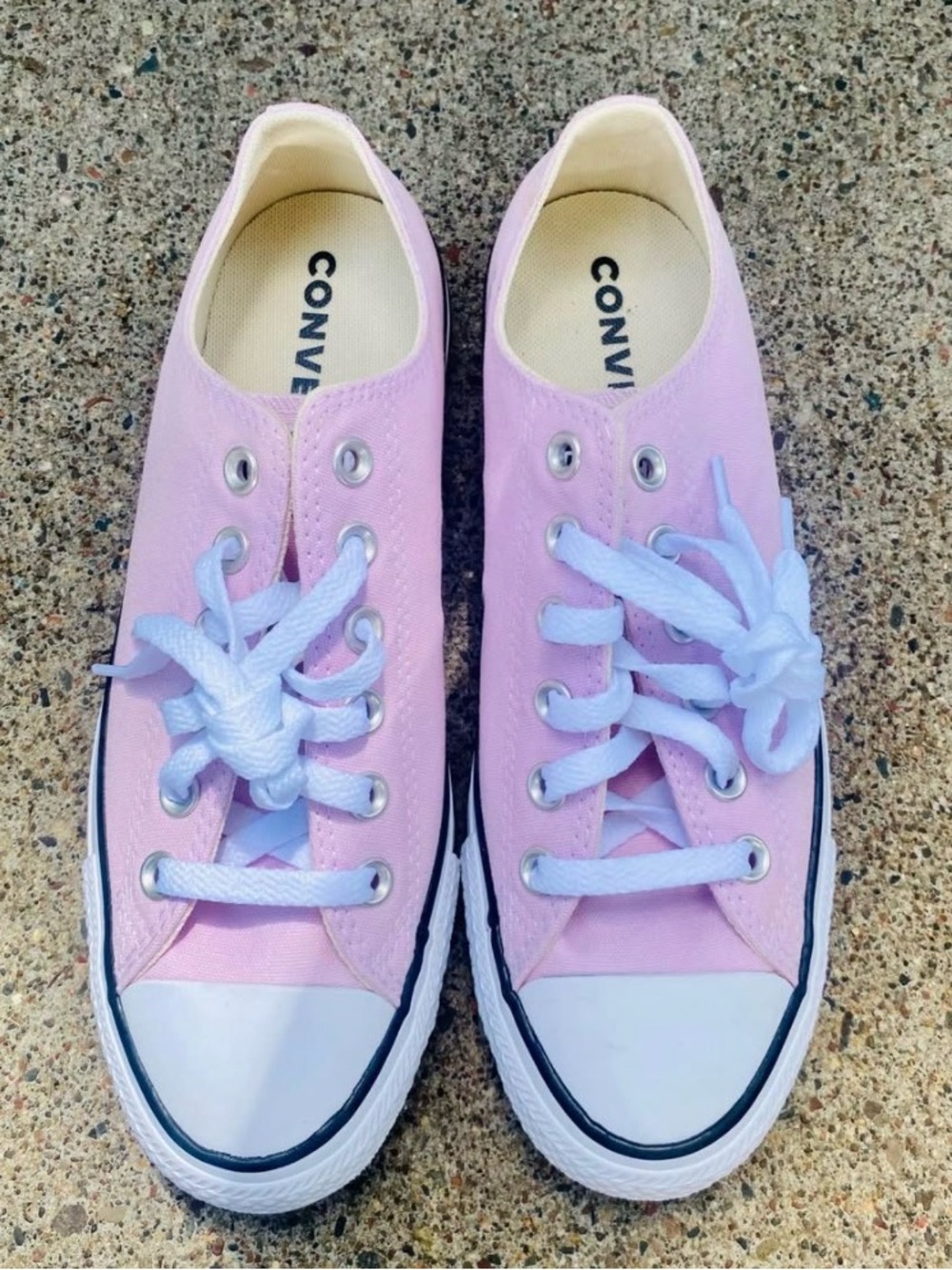 New Women’s Pale Pink Converse